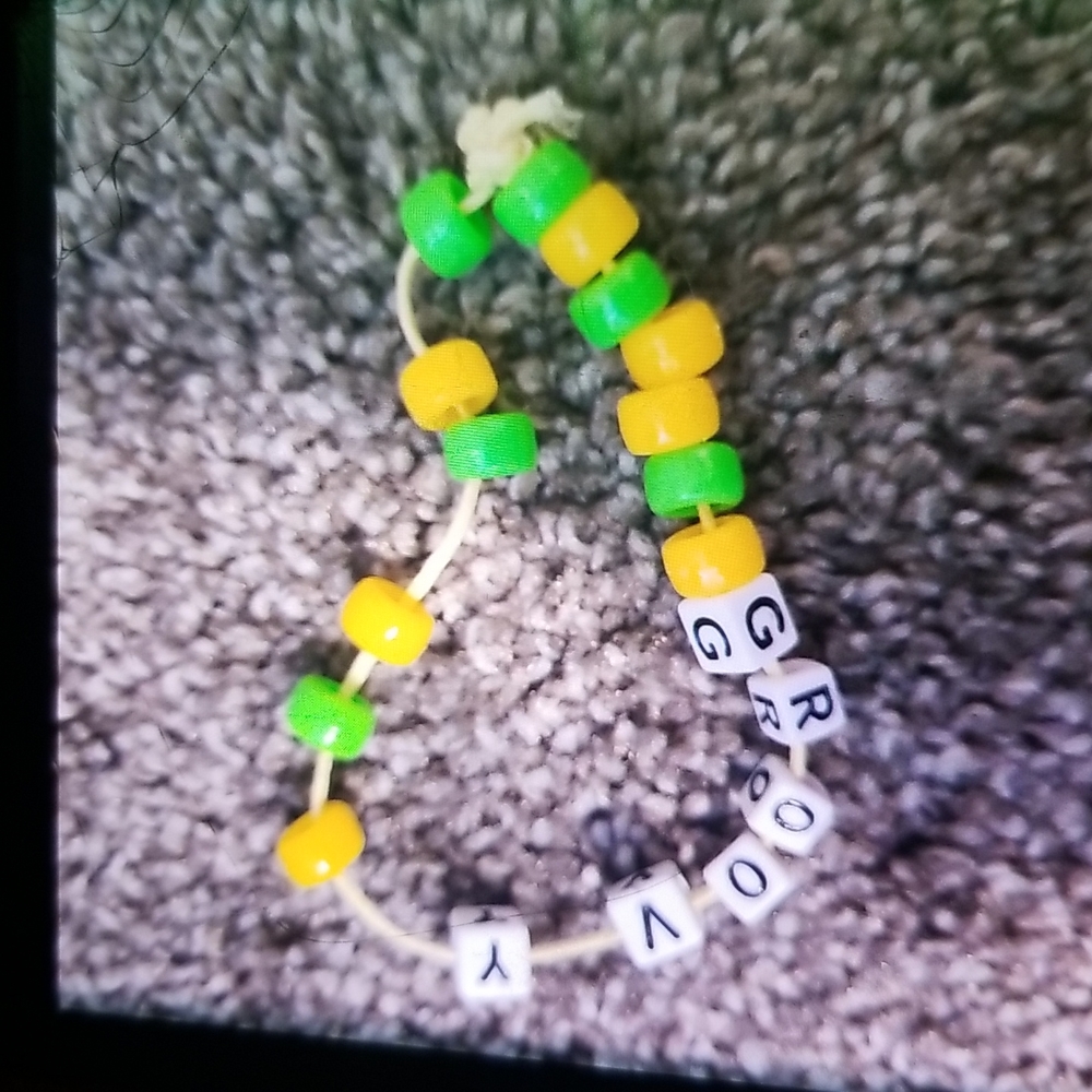 Groovy beaded bracelet - Picture 3 of 3